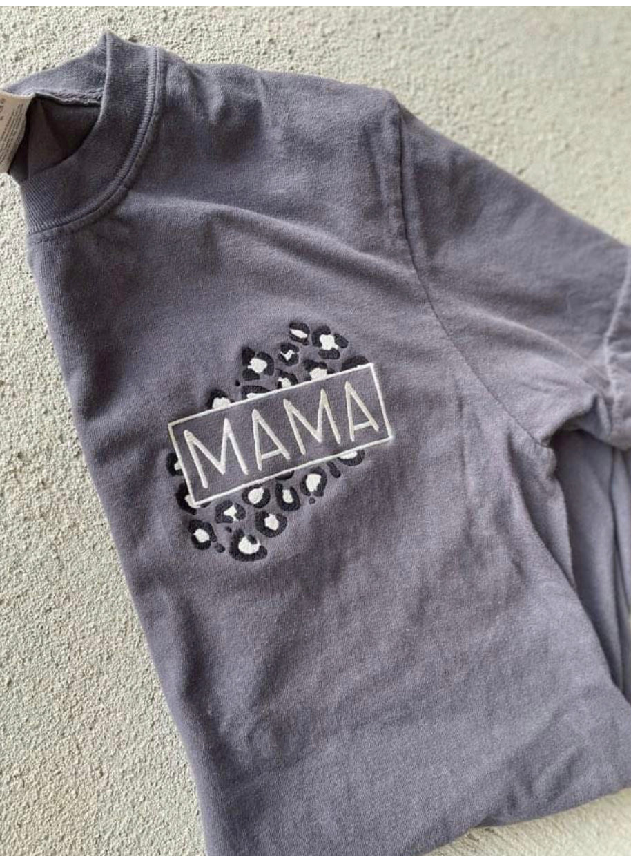 Mama embroidery tee